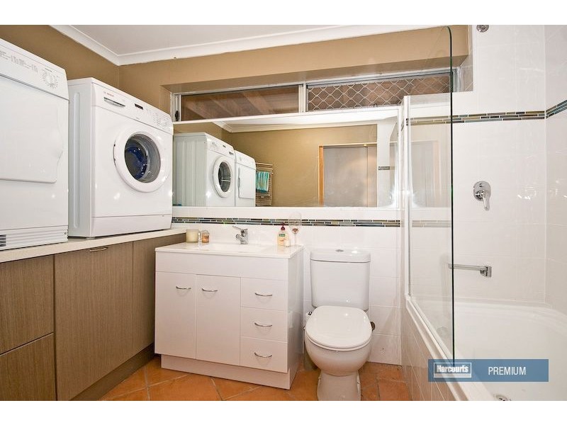 33 Strathford Avenue, Albany Creek QLD 4035