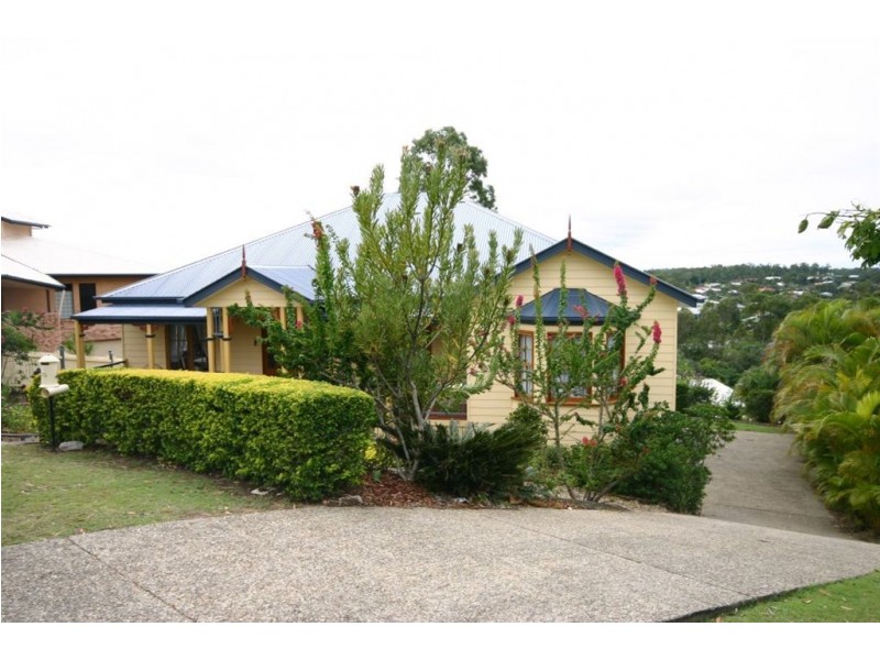 15 Woodgate Court, Ferny Hills QLD 4055