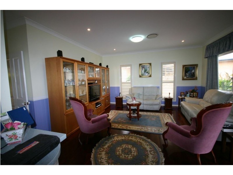 15 Woodgate Court, Ferny Hills QLD 4055