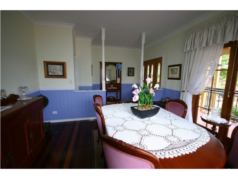 15 Woodgate Court, Ferny Hills QLD 4055