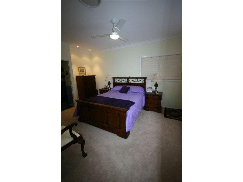 15 Woodgate Court, Ferny Hills QLD 4055