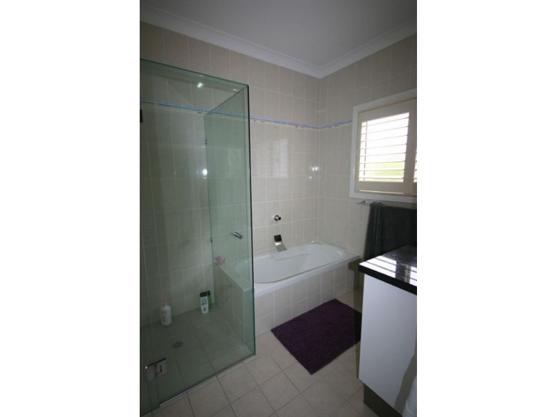 15 Woodgate Court, Ferny Hills QLD 4055