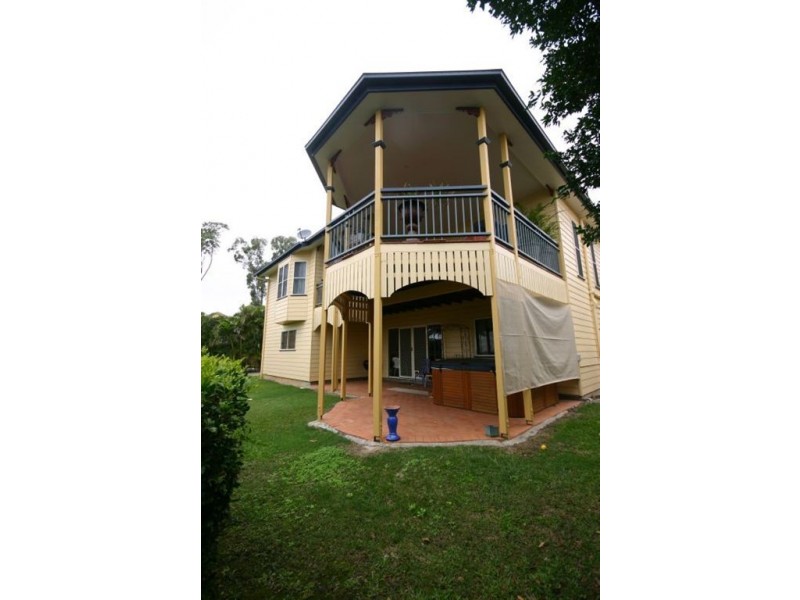 15 Woodgate Court, Ferny Hills QLD 4055