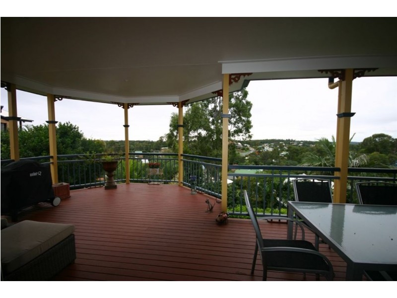 15 Woodgate Court, Ferny Hills QLD 4055