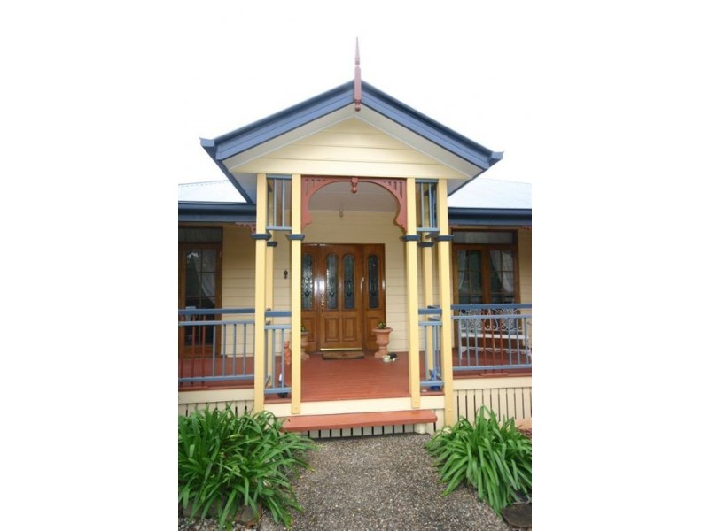 15 Woodgate Court, Ferny Hills QLD 4055