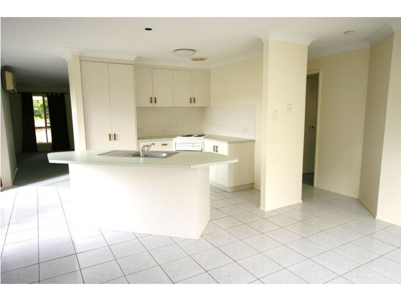 16 Queen Elizabeth Drive, Eatons Hill QLD 4037