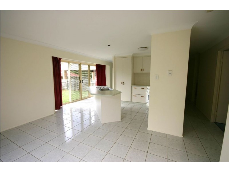 16 Queen Elizabeth Drive, Eatons Hill QLD 4037