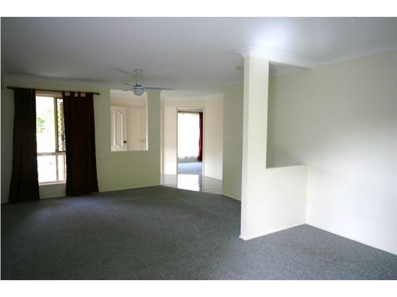 16 Queen Elizabeth Drive, Eatons Hill QLD 4037