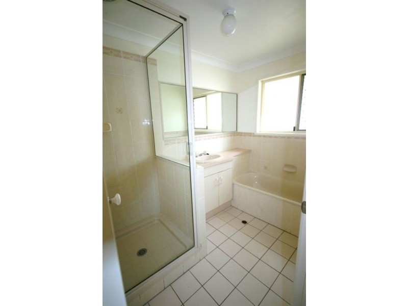 16 Queen Elizabeth Drive, Eatons Hill QLD 4037