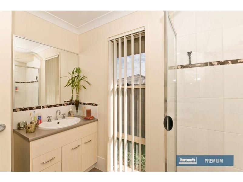 9 Elle Court, Cashmere QLD 4500