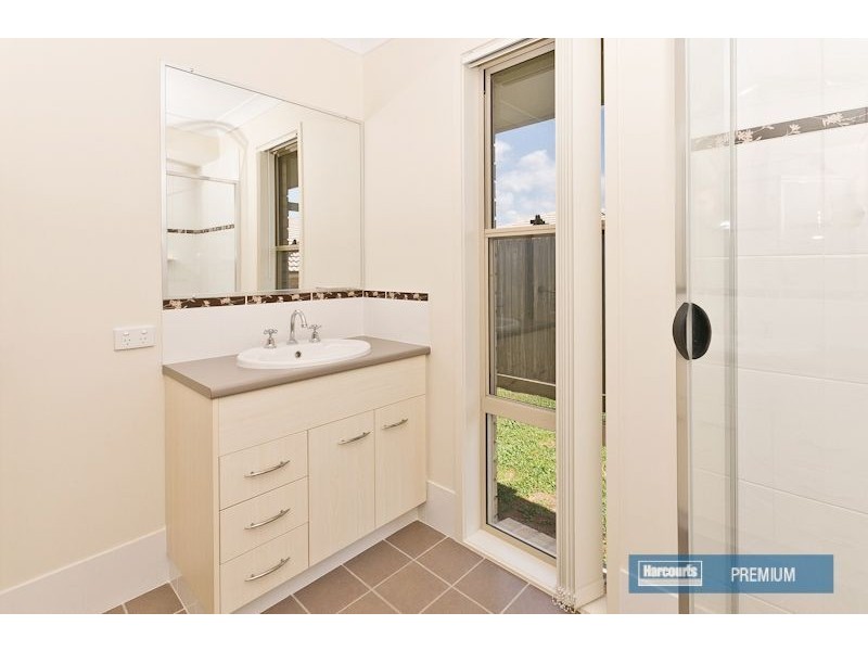 9 Elle Court, Cashmere QLD 4500