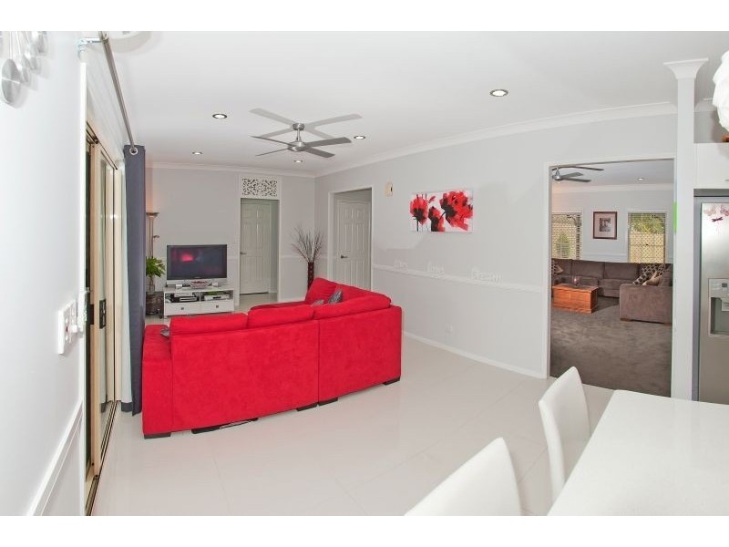 17 Forest Court, Albany Creek QLD 4035