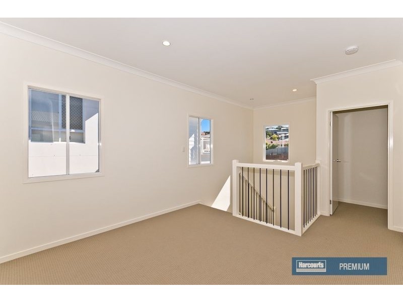 9 Melia Court, Eatons Hill QLD 4037