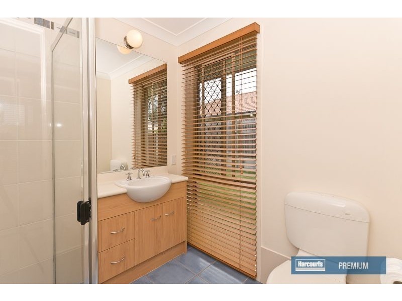 12 Avondale Road, Warner QLD 4500