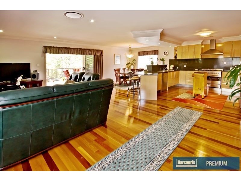 4 Ferguson Street, Albany Creek QLD 4035