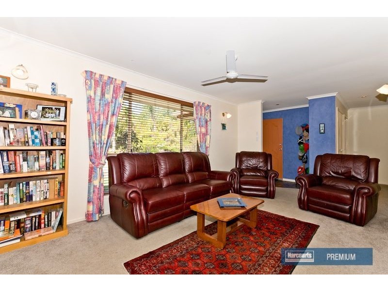 2 Elwood Ct, Eatons Hill QLD 4037