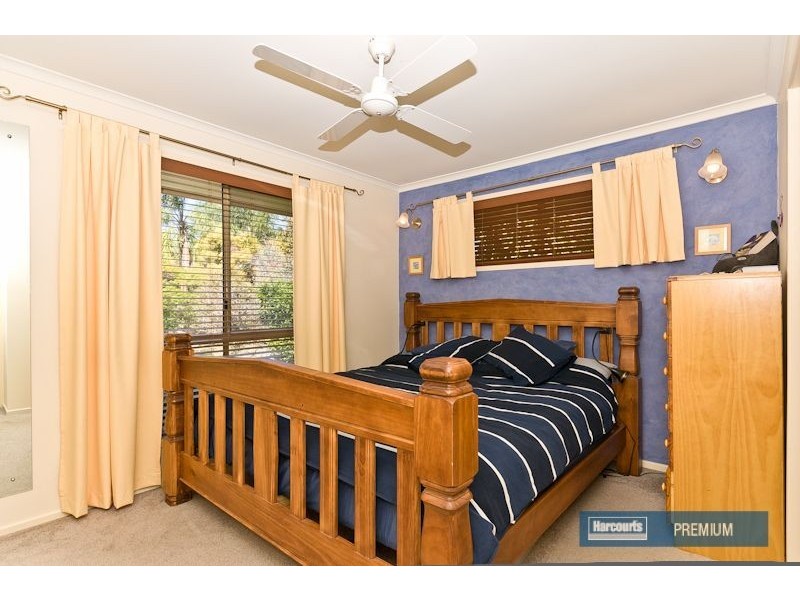 2 Elwood Ct, Eatons Hill QLD 4037