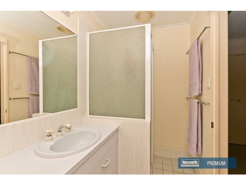 2 Elwood Ct, Eatons Hill QLD 4037