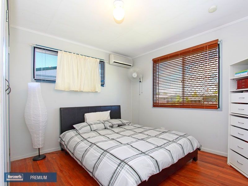 12 Lions Crescent, Kippa-ring QLD 4021