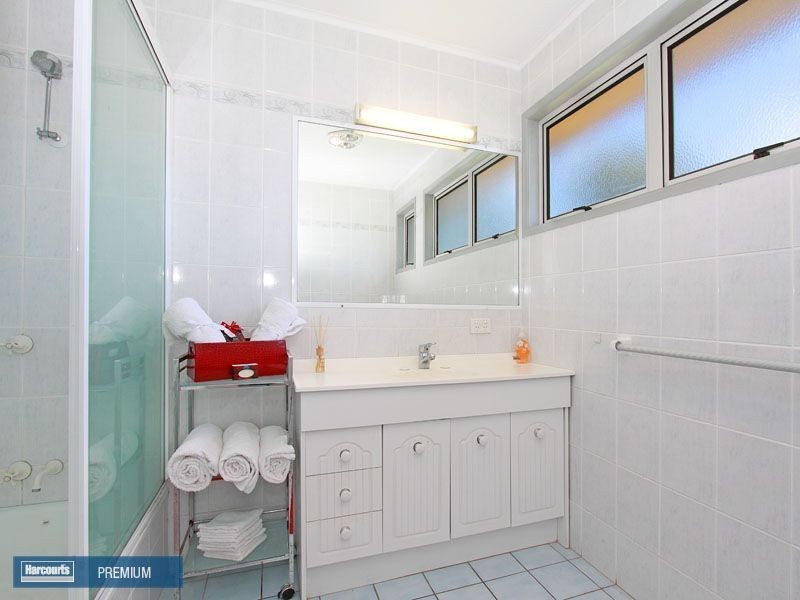 12 Lions Crescent, Kippa-ring QLD 4021