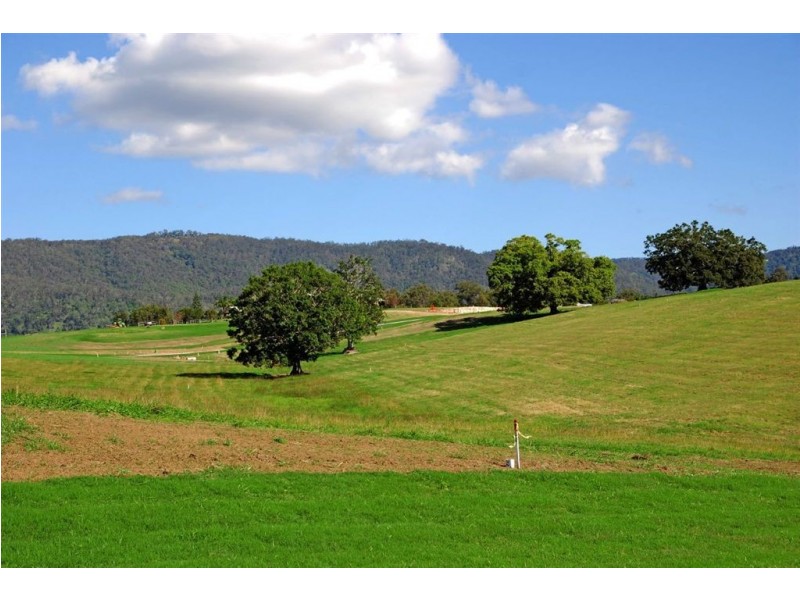 6 Haigh Crescent, Samford Valley QLD 4520