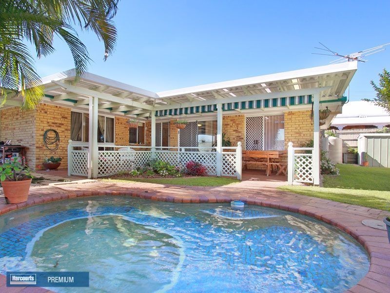 6 Peacock Street, Albany Creek QLD 4035