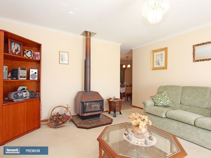 6 Peacock Street, Albany Creek QLD 4035