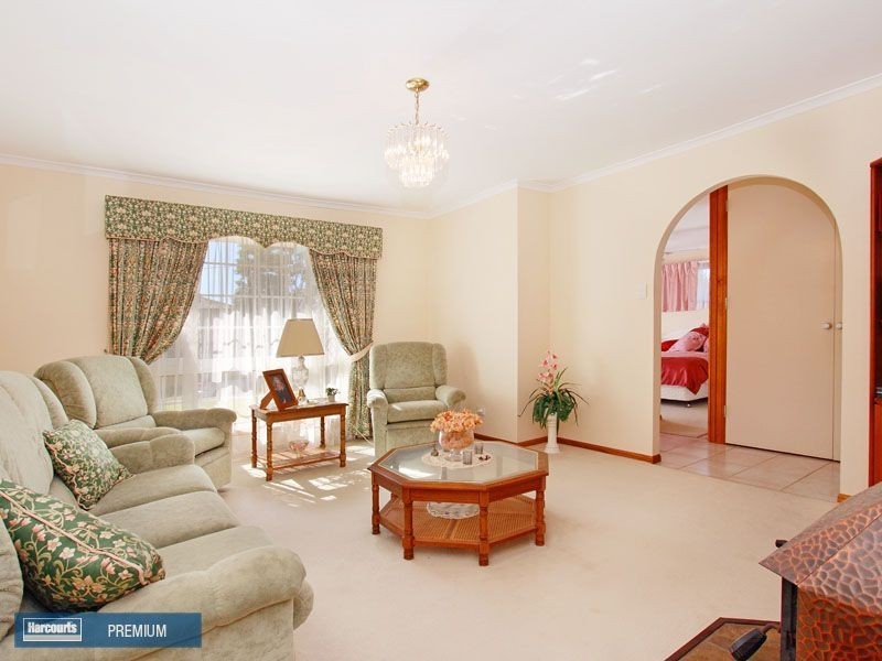 6 Peacock Street, Albany Creek QLD 4035