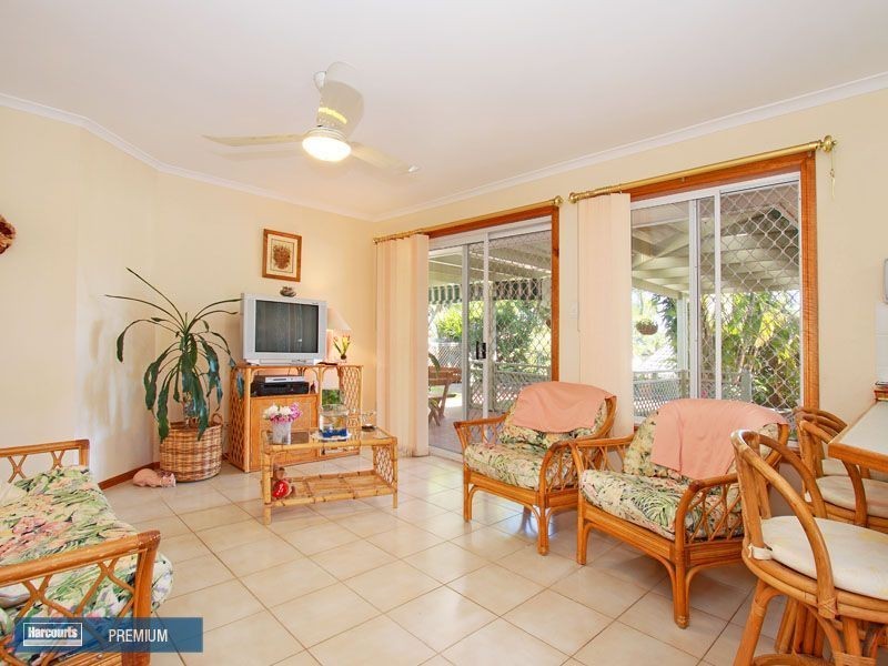 6 Peacock Street, Albany Creek QLD 4035