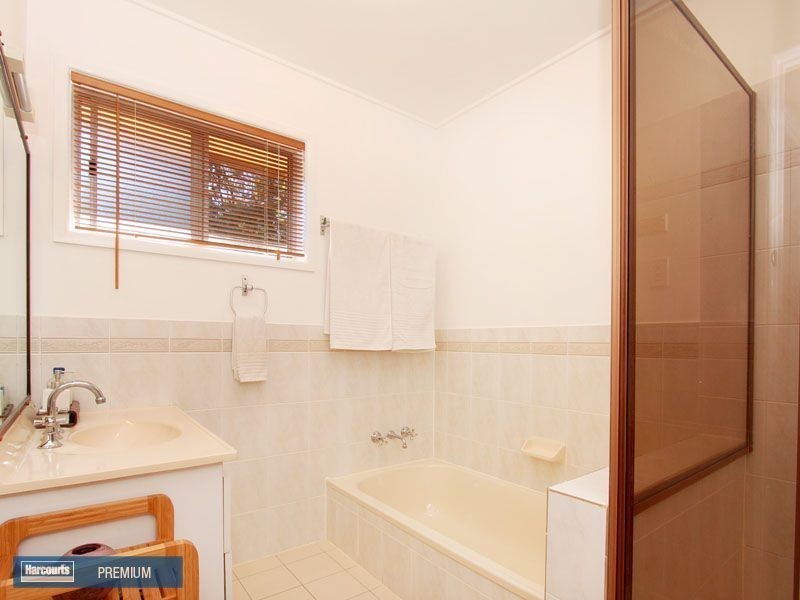 5 Tarnook Drive, Ferny Hills QLD 4055