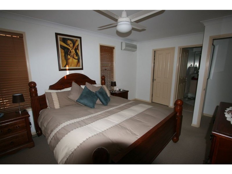 49 Oxford Crescent, Bridgeman Downs QLD 4035