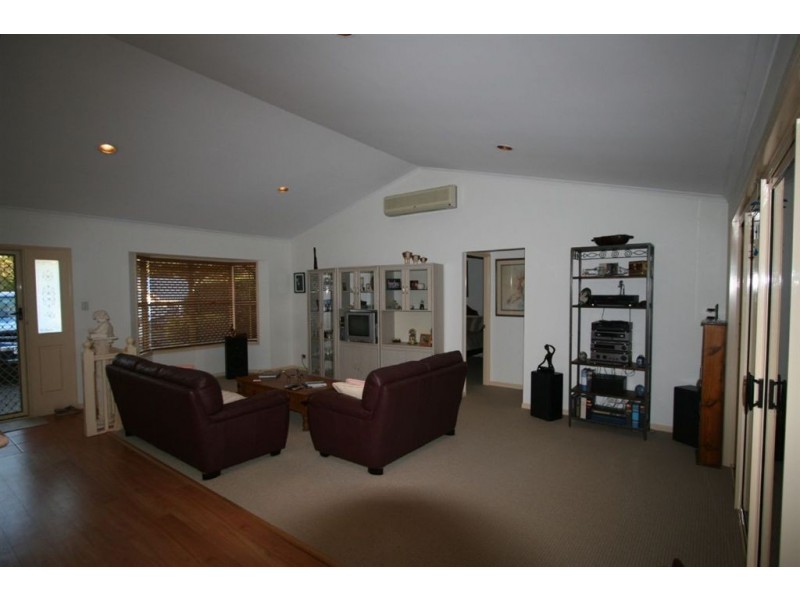 49 Oxford Crescent, Bridgeman Downs QLD 4035