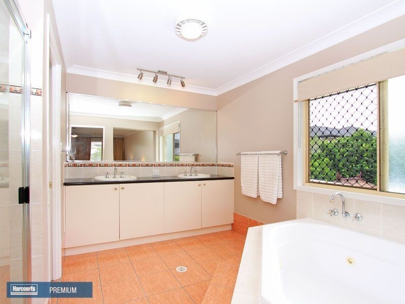 3 Muirfield Court, Albany Creek QLD 4035