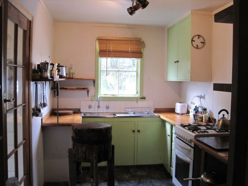 16 Erle Street, Carlton River TAS 7173