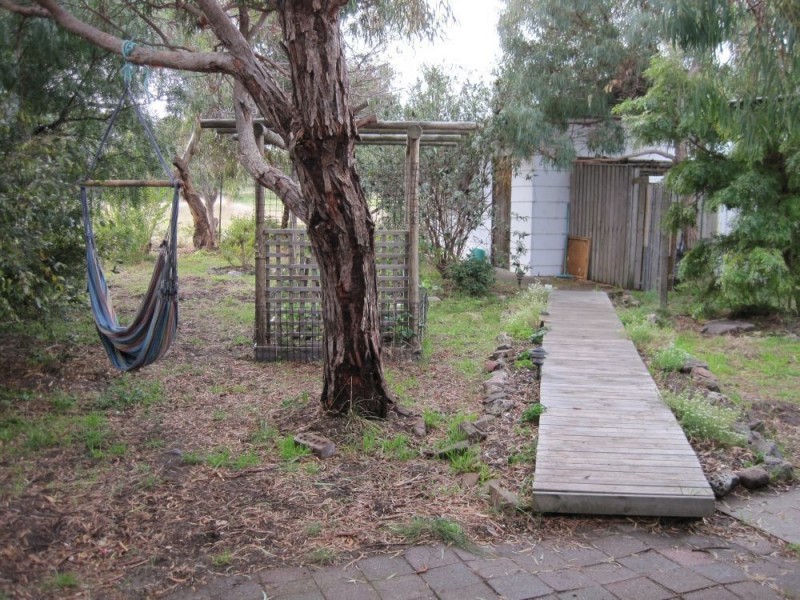 16 Erle Street, Carlton River TAS 7173