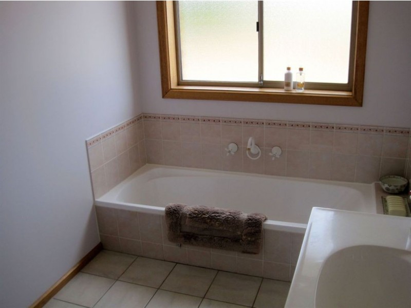 9 Carlton Beach Road, Dodges Ferry TAS 7173