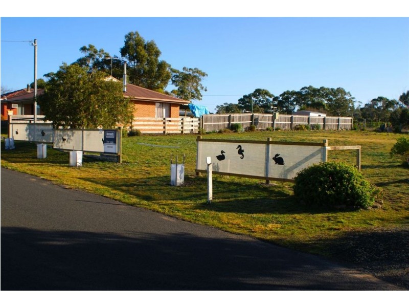 22 Erle Street, Carlton River TAS 7173