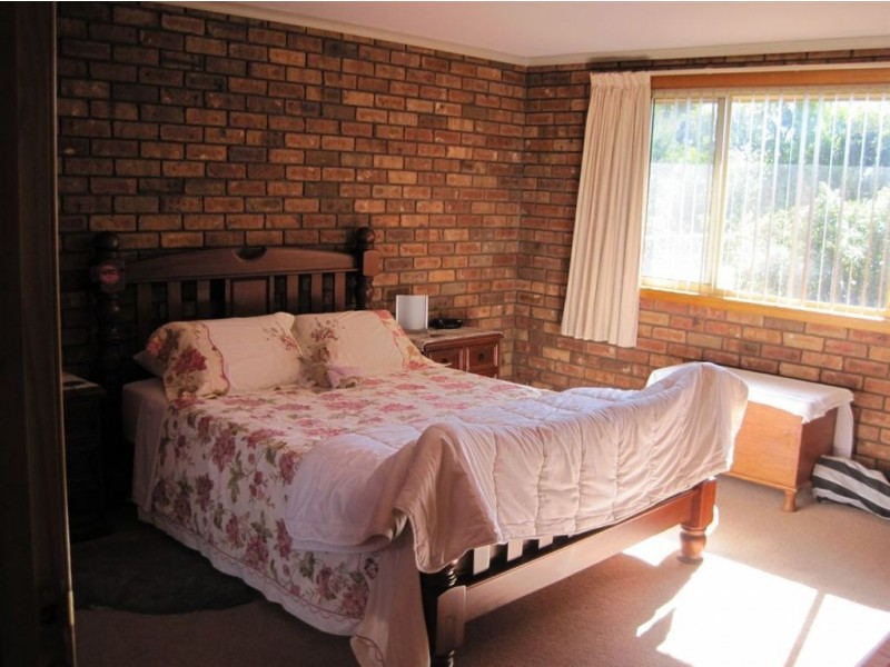 - Whynyates Street, Oatlands TAS 7120