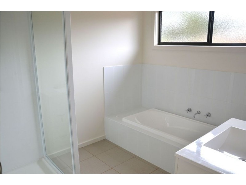 8 Provence Drive, Carlton TAS 7173