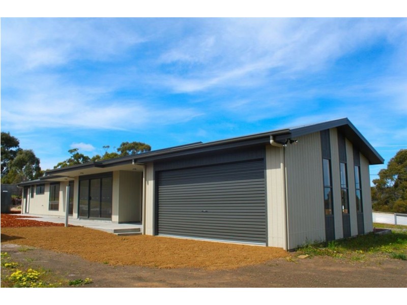 8 Provence Drive, Carlton TAS 7173