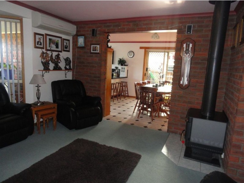 8 Sandy Point Avenue, Dodges Ferry TAS 7173