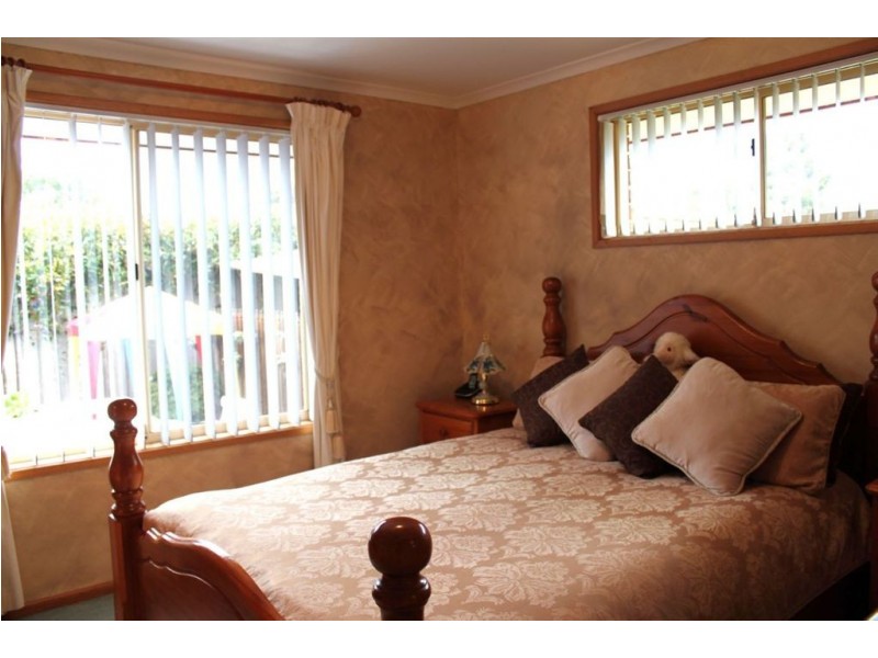 8 Sandy Point Avenue, Dodges Ferry TAS 7173