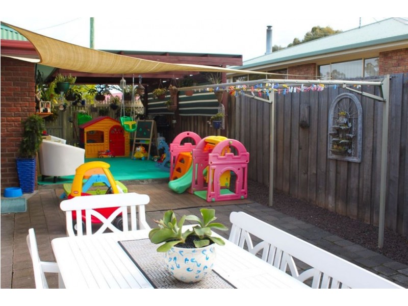 8 Sandy Point Avenue, Dodges Ferry TAS 7173