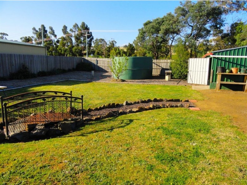 8 Sandy Point Avenue, Dodges Ferry TAS 7173