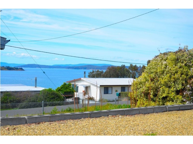 18 Carlton Bluff Road, Primrose Sands TAS 7173