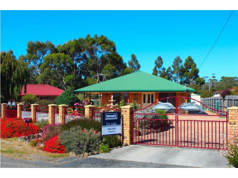 24 Sandy Point Avenue, Dodges Ferry TAS 7173