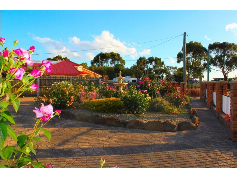 24 Sandy Point Avenue, Dodges Ferry TAS 7173