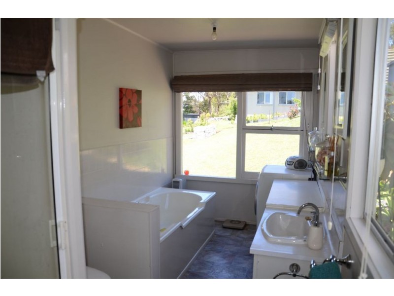 9 Longs Road, Boomer Bay TAS 7177