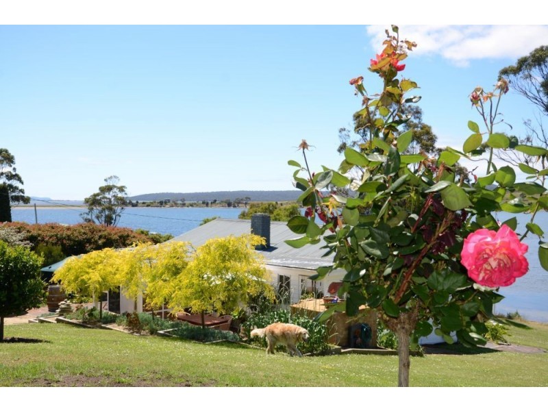 9 Longs Road, Boomer Bay TAS 7177