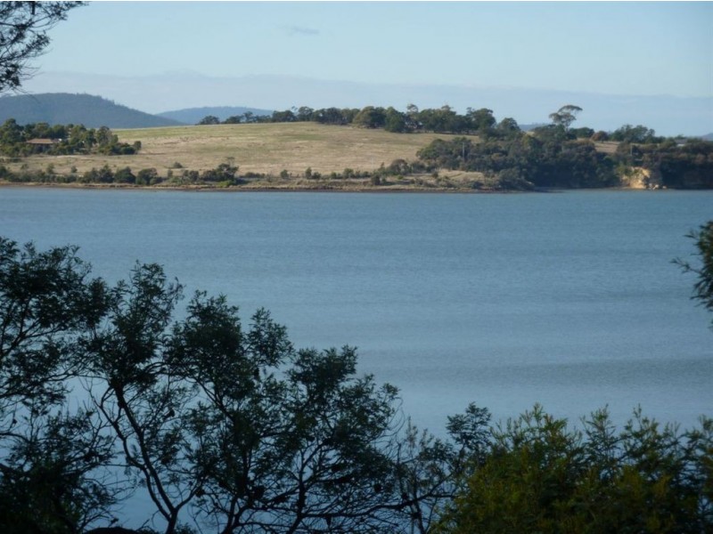 435 Shark Point Road, Penna TAS 7171